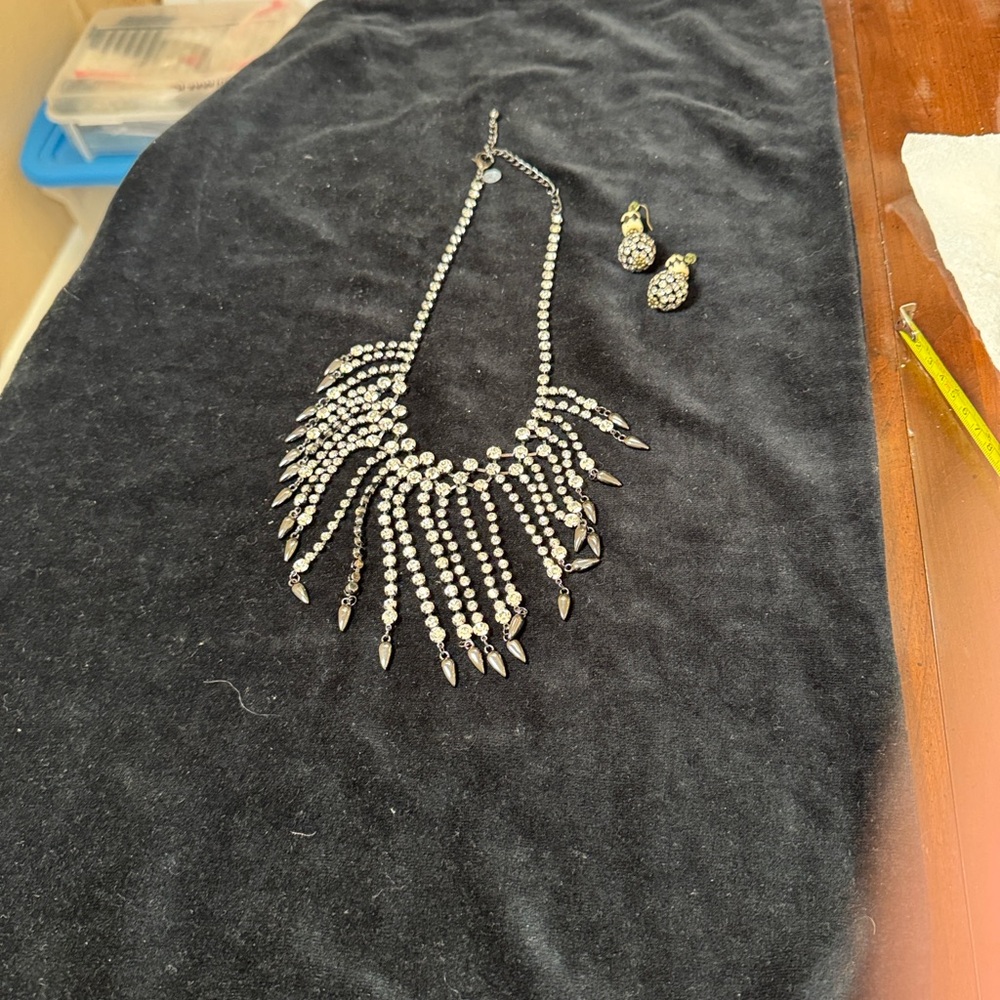 Elegant Silver Necklace and Earring Set